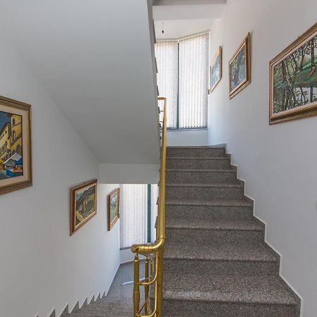 Hotel Artisti Vlorë 外观 照片