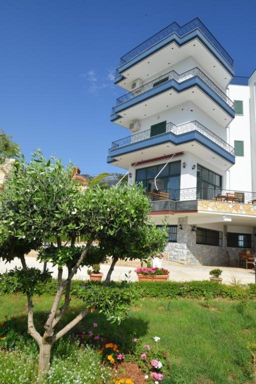 Hotel Artisti Vlorë 外观 照片