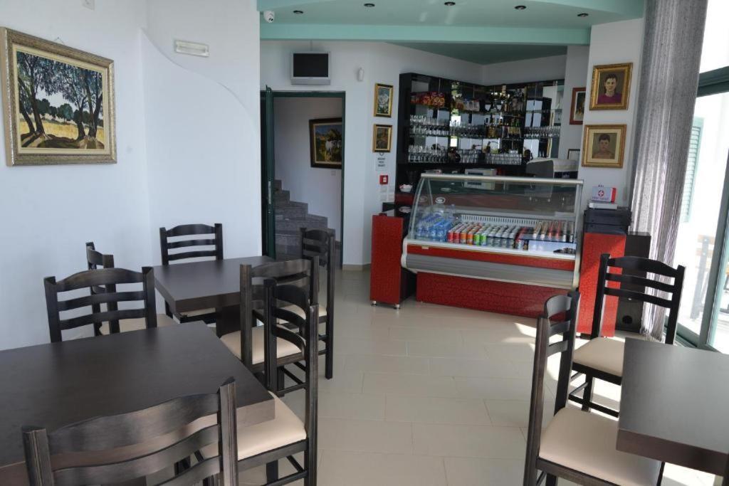 Hotel Artisti Vlorë 外观 照片