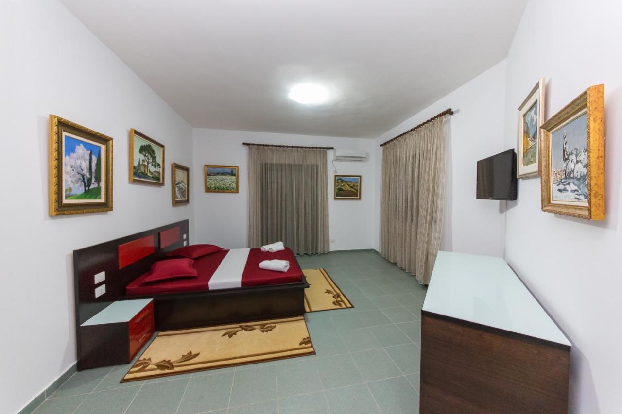 Hotel Artisti Vlorë 外观 照片