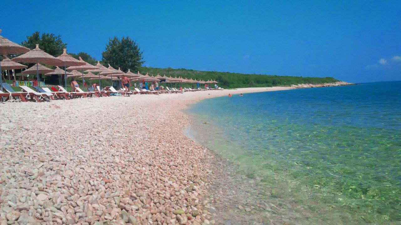 Hotel Artisti Vlorë 外观 照片