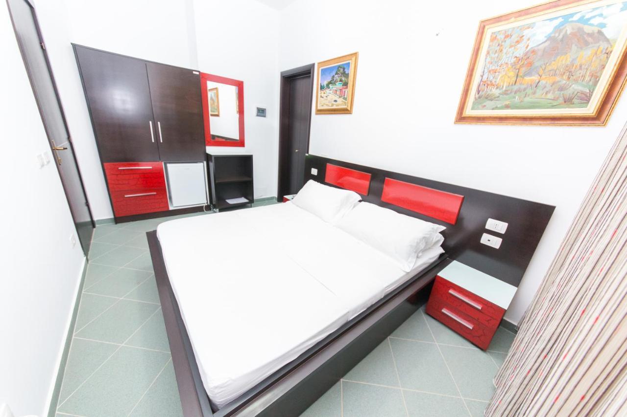 Hotel Artisti Vlorë 外观 照片