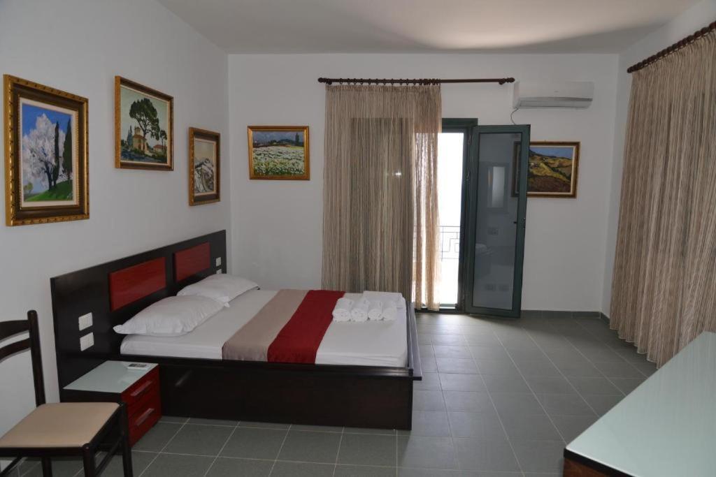 Hotel Artisti Vlorë 外观 照片