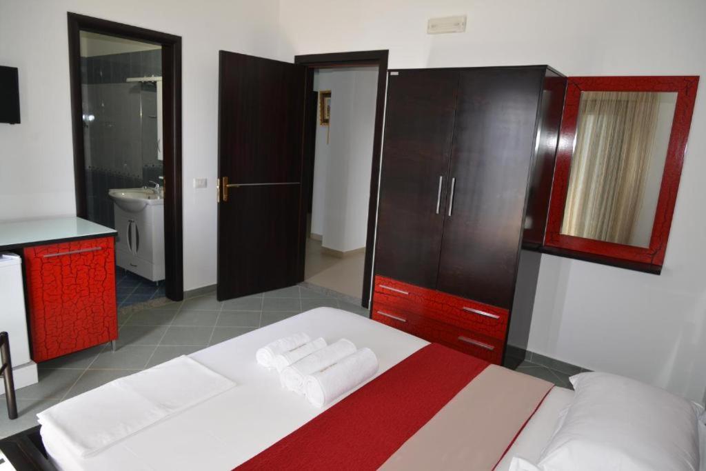 Hotel Artisti Vlorë 外观 照片