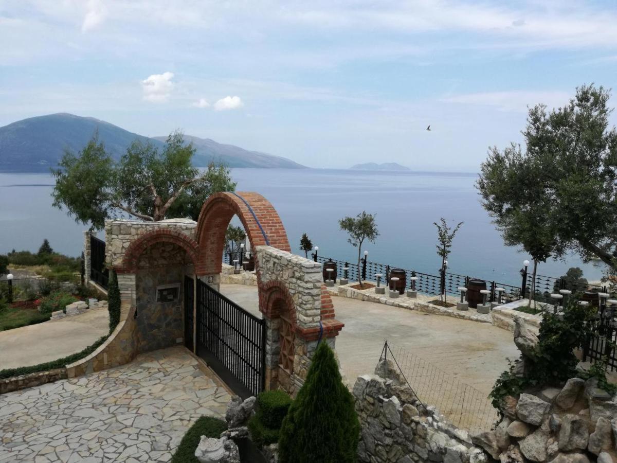 Hotel Artisti Vlorë 外观 照片